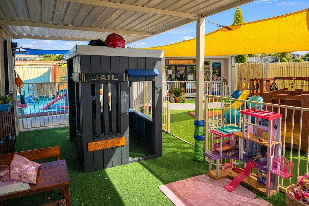 Creative outdoor play yard at Super Stars Cooloongup